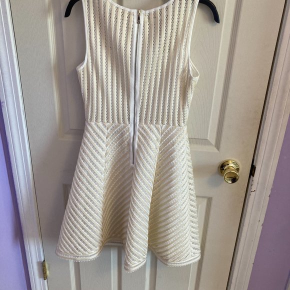 Guess Dress Fit and Flare Size 4 Cream - Picture 4 of 5